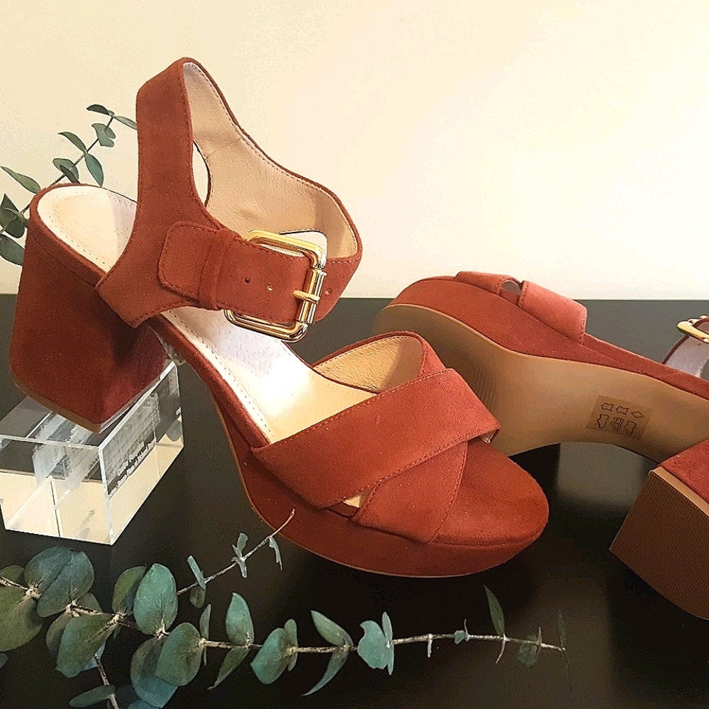 BARNEYS NEW YORK Sandra Suede Platform Sandals